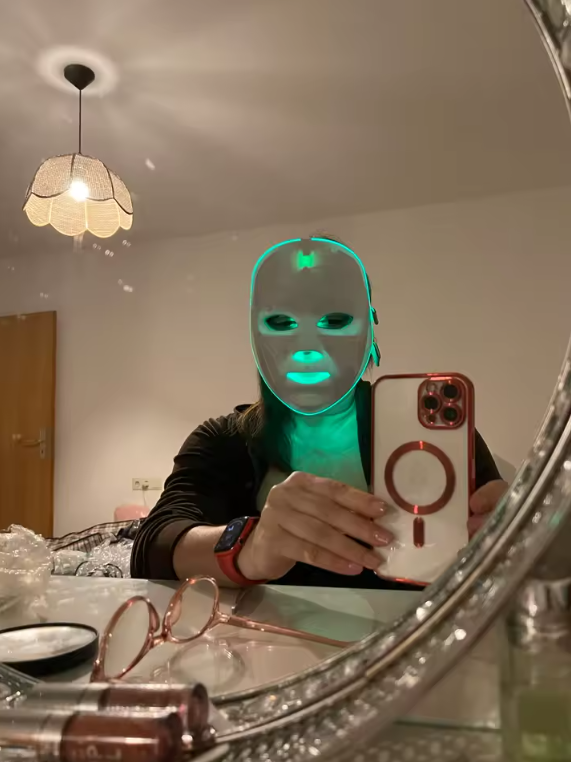 Vaura Vision™ | 7-Colour LED Light Face Mask